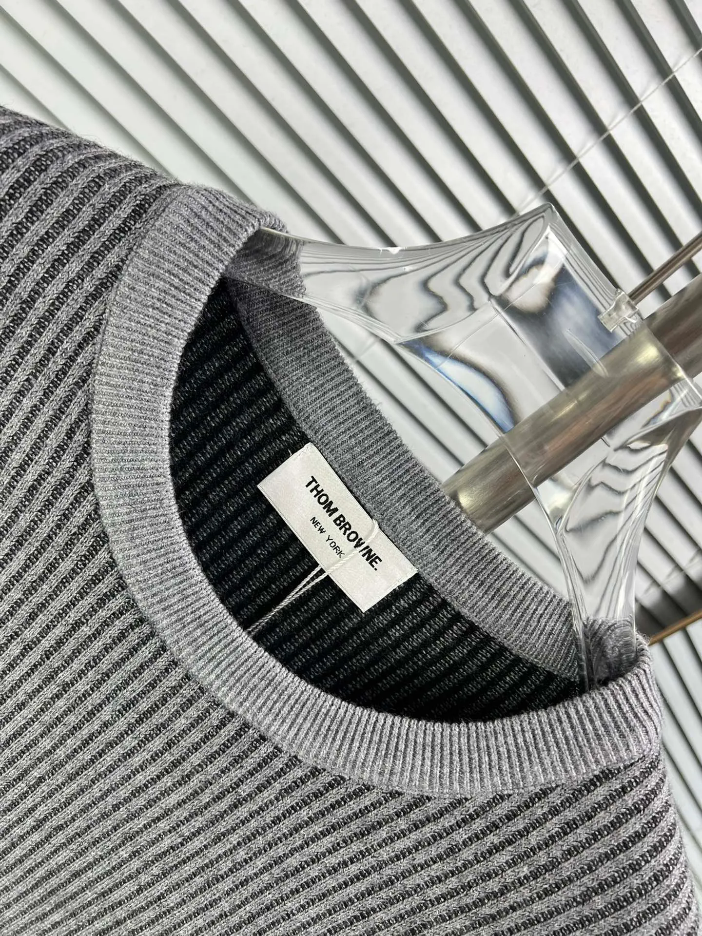 Thom Browne ➡️ ， Retro Same Style Versatile : Dark Gray Light Gray Size：1 2 3 4
